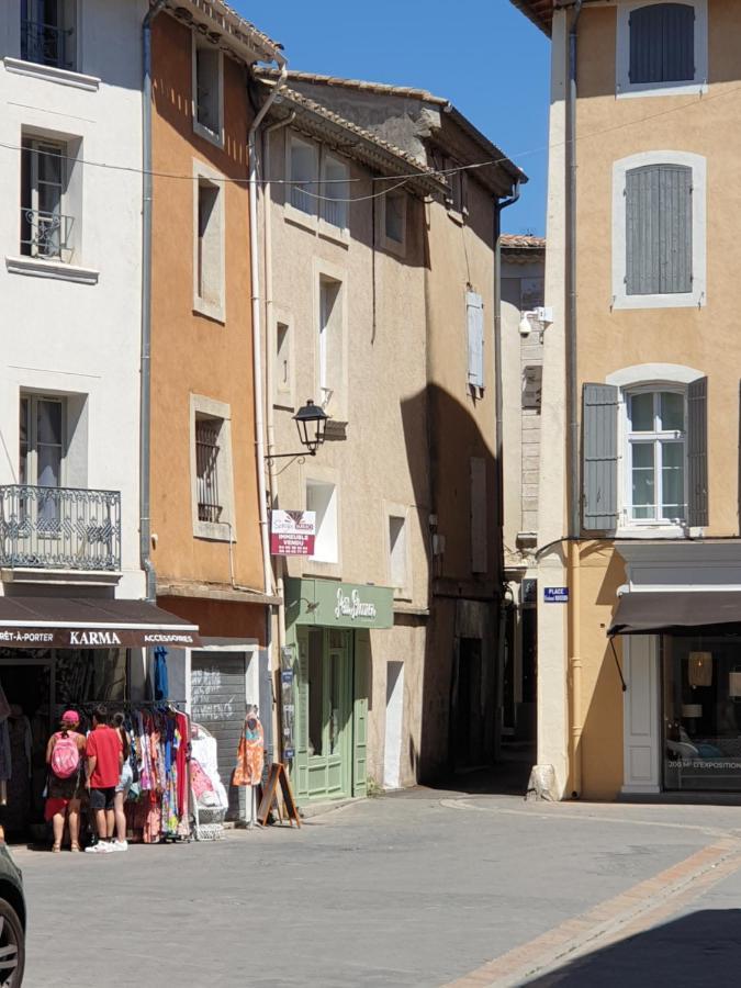 D'or - Les Amandiers - 3 Etoiles - 1er Etage * LʼIsle-sur-la-Sorgue